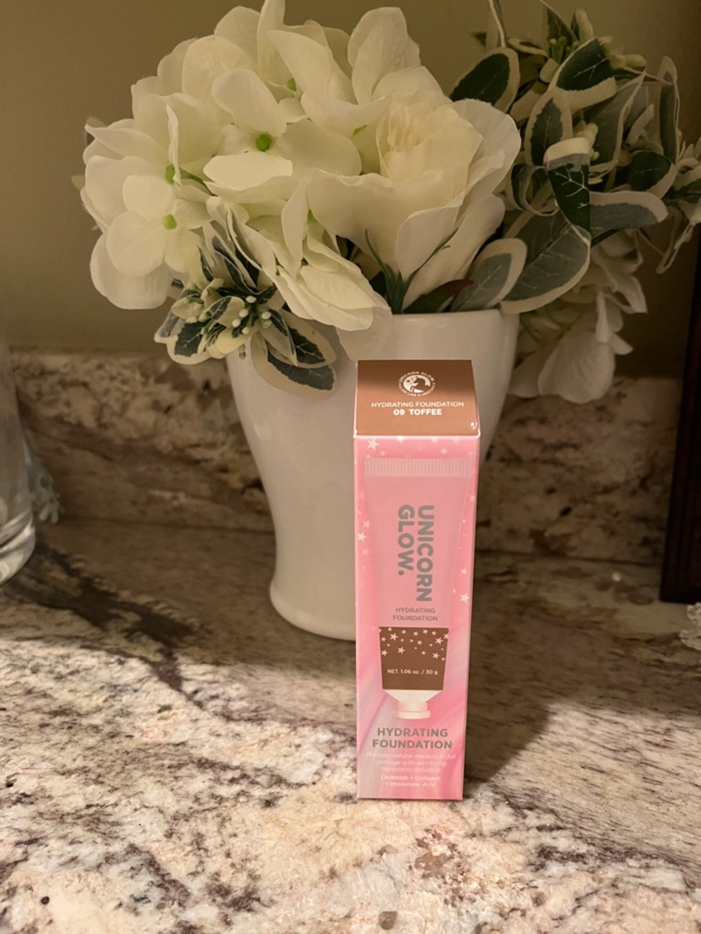 Unicorn Glow Hydrating Foundation - 09 Toffee new in box